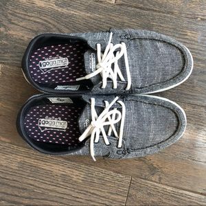 Sketchers goga mat foam sole loafer slip ons